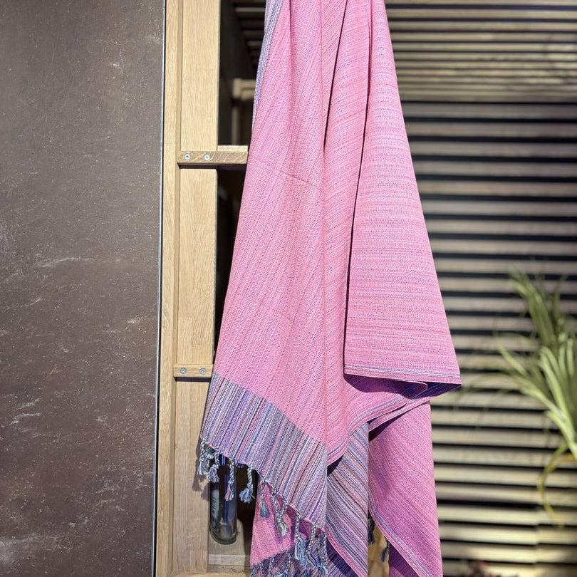 Hamamtuch SENIJA - Farbenspiel auf Baumwolle – auffällig, weich, besonders - DENIO