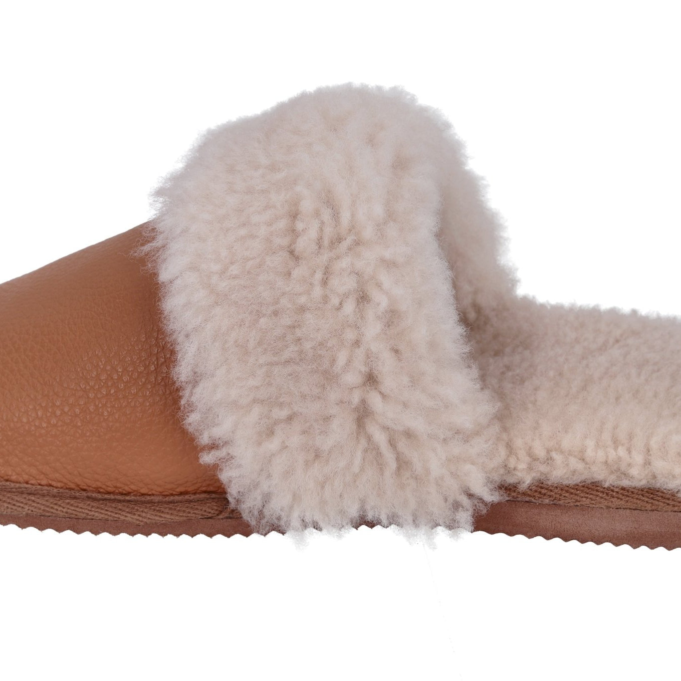 Lammfell - Hausschuhe für Damen in Camel - DENIO