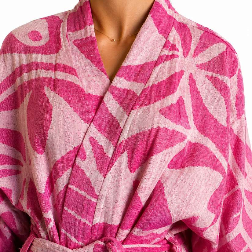 Leichter Bademantel SAMRA in Pink – stilvoll & weich | Ideal für Wellness & Reisen - DENIO