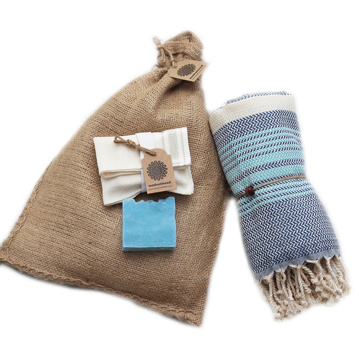 Hamam Geschenkset mit Tuch, Seife & Peeling-Handschuh – DENIO