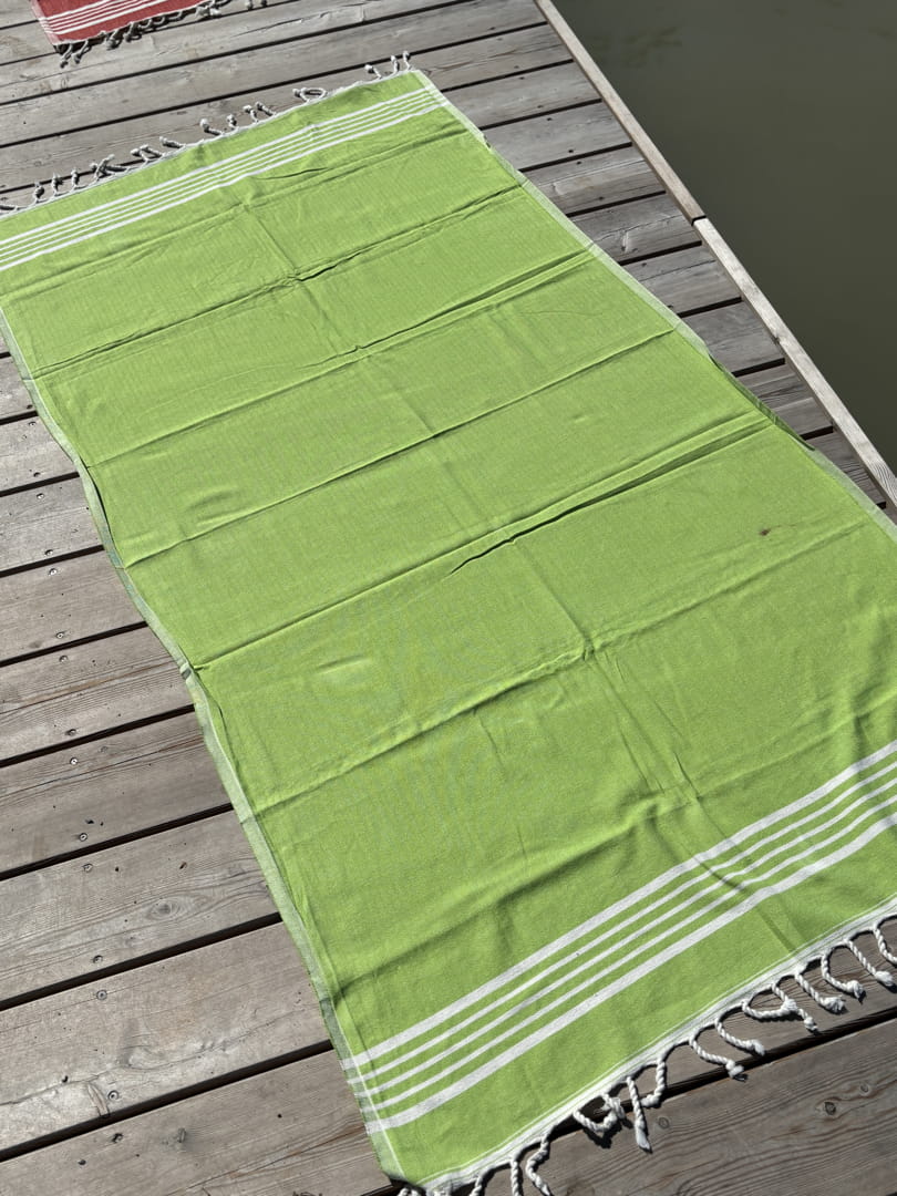 Hamamtuch ALMA – Dein vielseitiges Strandtuch für Sommer in Limette -DENIO
