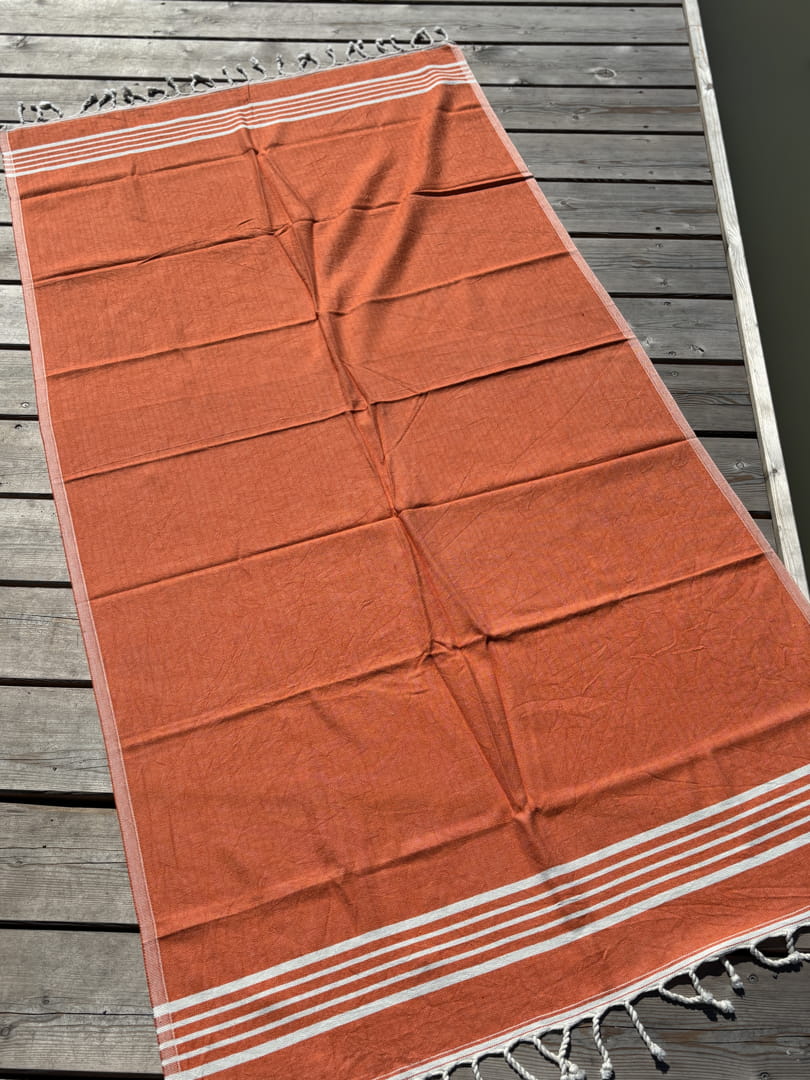 Hamamtuch ALMA – Dein vielseitiges Strandtuch für Sommer in Orange -DENIO